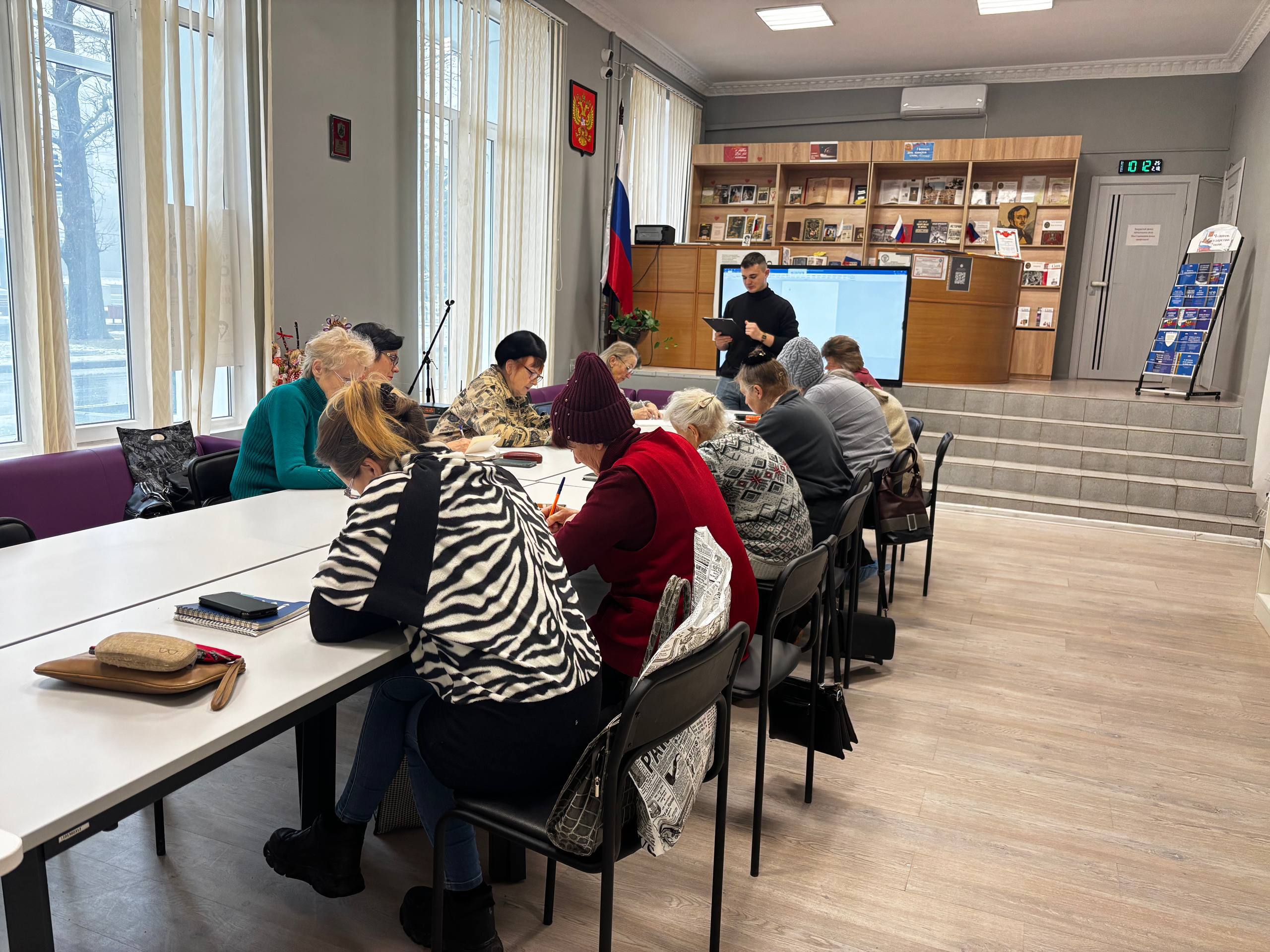 В Центральной городской модельной библиотеке имени М. Ю. Лермонтова прошли занятия по курсам «Мобильной и компьютерной грамотности» В Центральной городской модельной библиотеке имени М. Ю. Лермонтова прошли занятия по курсам «Мобильной и компьютерной грамотности»