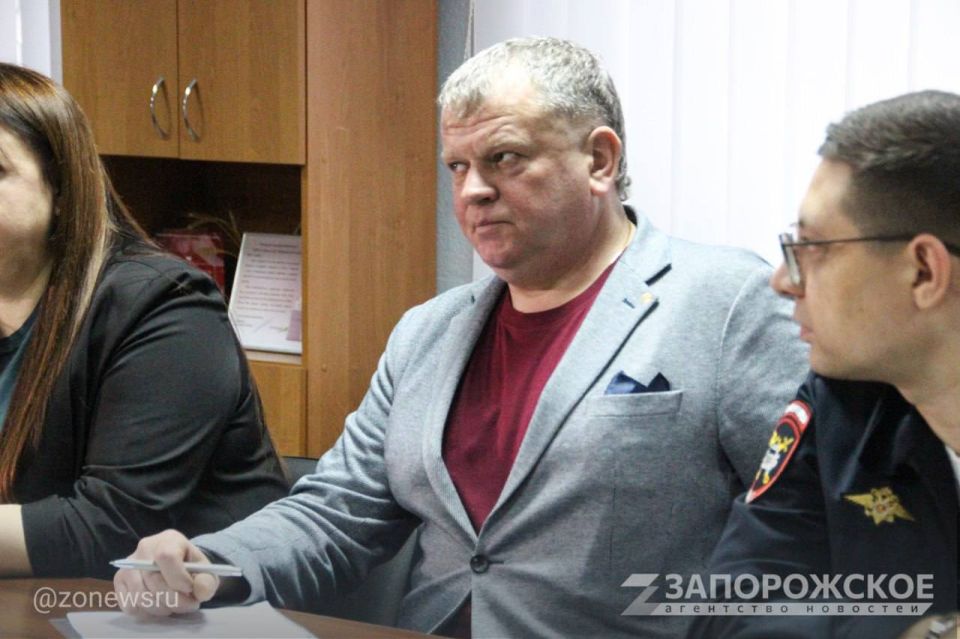 В Мелитополе обсудили регулирование перемещения эвакуированного транспорта В Мелитополе обсудили регулирование перемещения эвакуированного транспорта