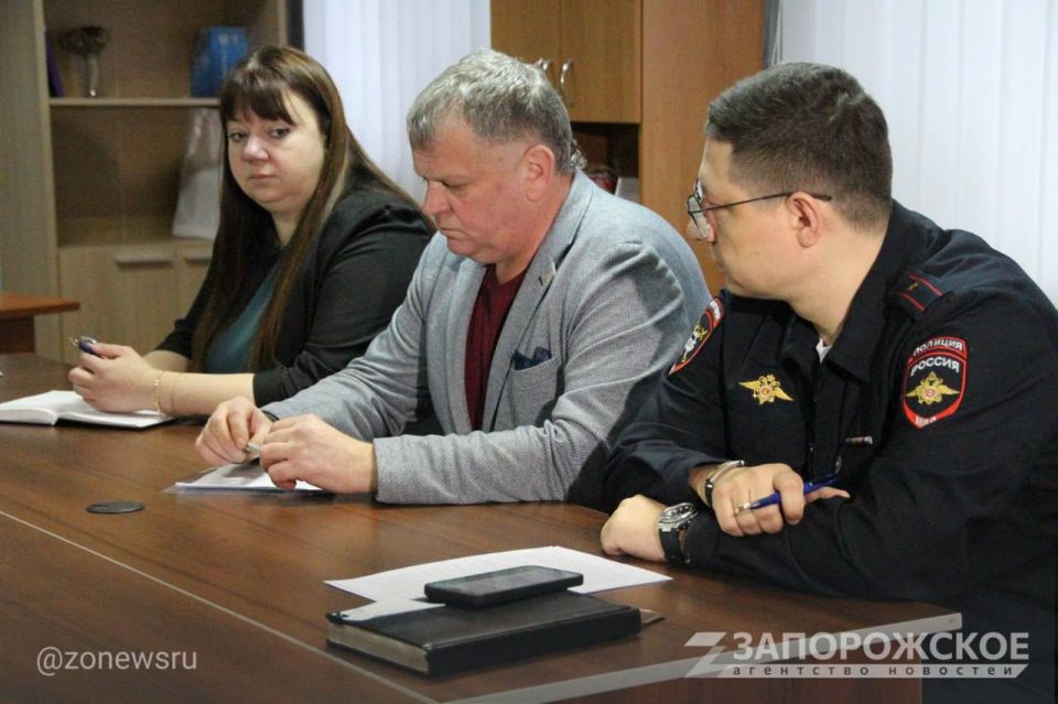 В Мелитополе обсудили регулирование перемещения эвакуированного транспорта В Мелитополе обсудили регулирование перемещения эвакуированного транспорта