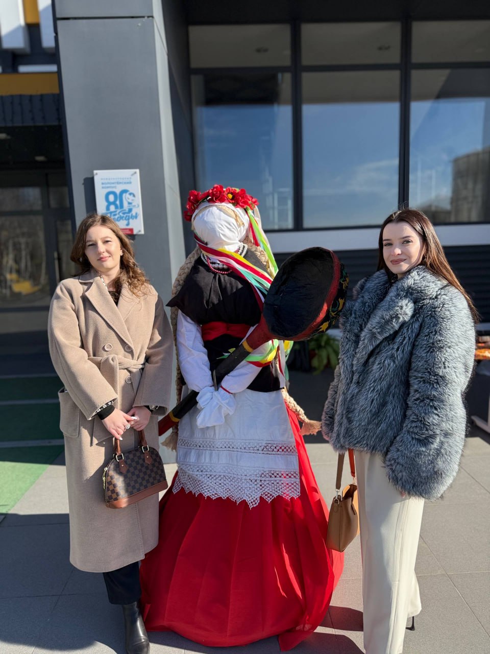 Сотрудники территориального отдела ЗАГС города Мелитополь на фестивале "Народные гуляния" Сотрудники территориального отдела ЗАГС города Мелитополь на фестивале "Народные гуляния"