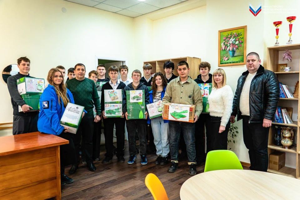 «Волонтёры Победы» забрали посылки для военнослужащих из учебных заведений региона «Волонтёры Победы» забрали посылки для военнослужащих из учебных заведений региона