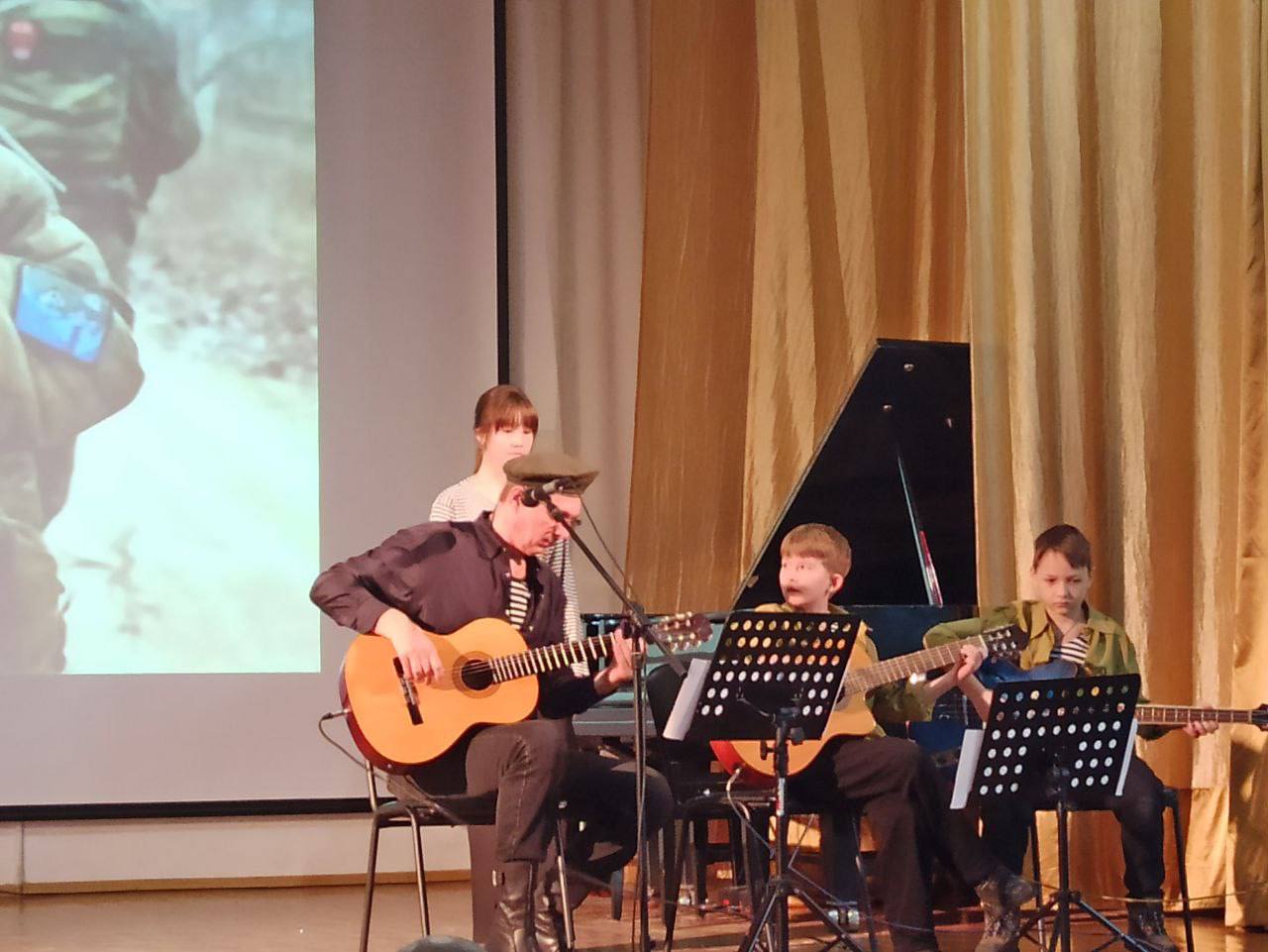 «Гордись, Отчизна, славными сынами!»: как прошел праздничный концерт в ДШИ «Гордись, Отчизна, славными сынами!»: как прошел праздничный концерт в ДШИ