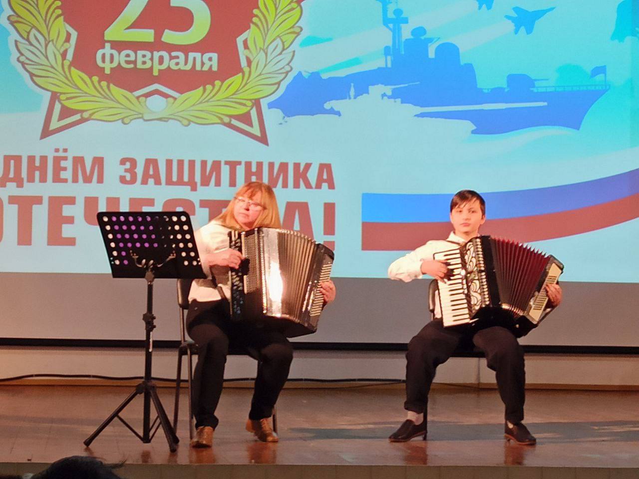 «Гордись, Отчизна, славными сынами!»: как прошел праздничный концерт в ДШИ «Гордись, Отчизна, славными сынами!»: как прошел праздничный концерт в ДШИ