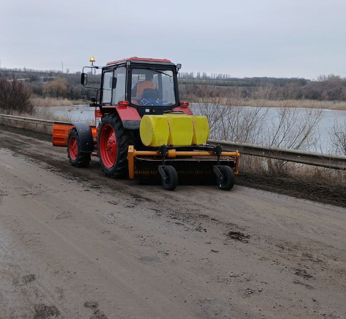 ГУП «УАЗО» продолжает комплекс работ по содержанию дорог региона в условиях перехода от зимы к весне