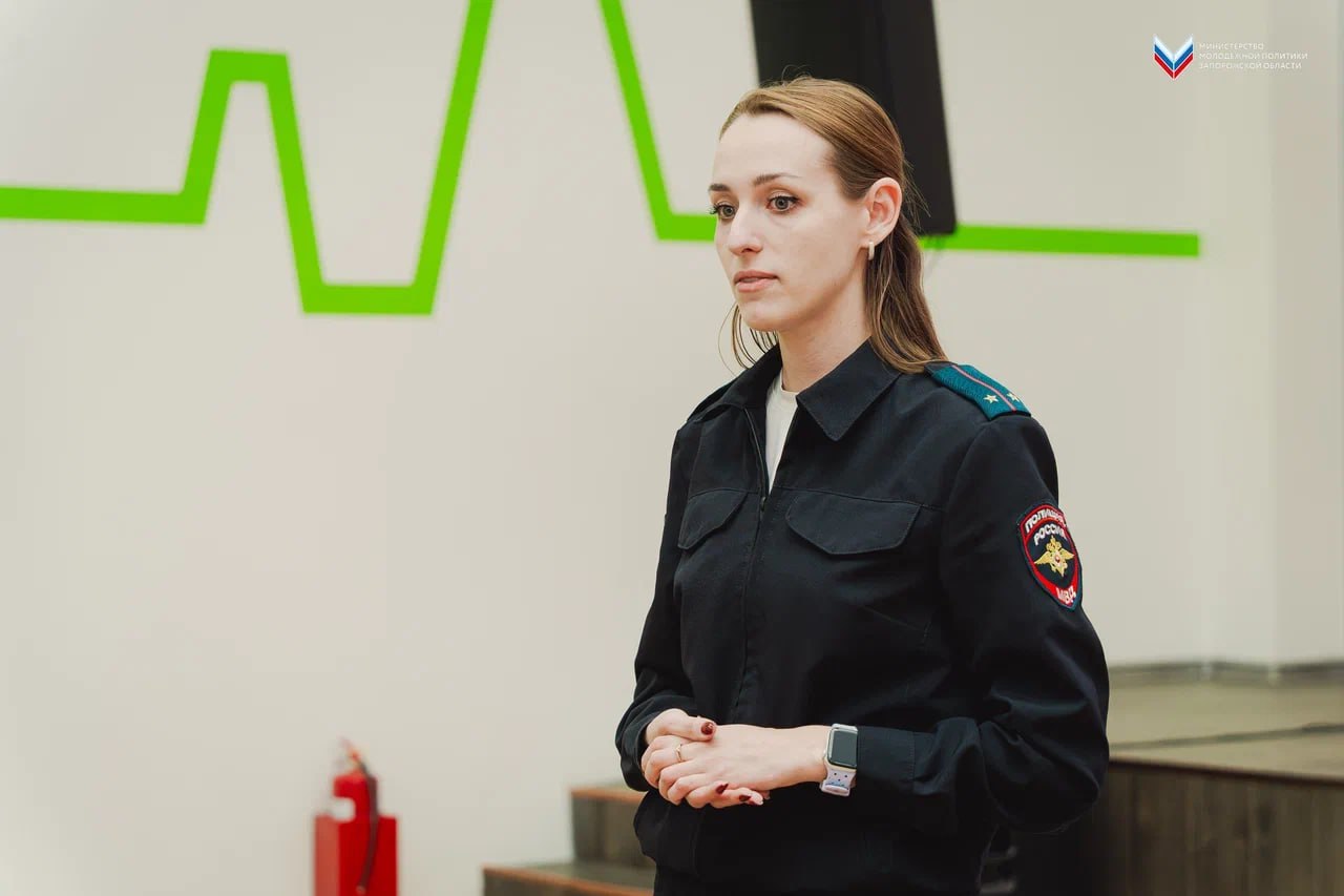 «Безопасность в деталях»: Мастер-класс о ПДД прошёл для активистов Центра «Молодая семья» «Безопасность в деталях»: Мастер-класс о ПДД прошёл для активистов Центра «Молодая семья»