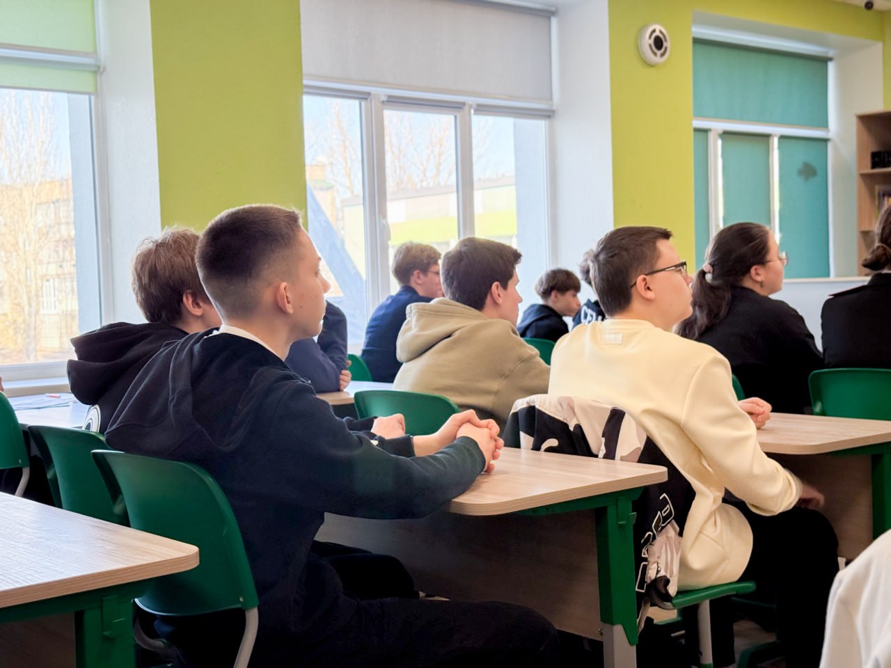 Презентация «Очной школы нейросетей» прошла для молодёжи Мелитополя Презентация «Очной школы нейросетей» прошла для молодёжи Мелитополя