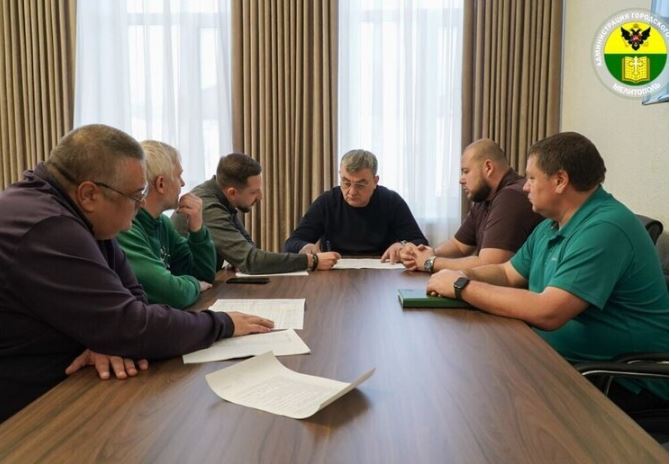 В Мелитополе состоялась рабочая встреча главы городского округа Мелитополь Сергея Золотарёва и представителей Министерства транспорта Запорожской области