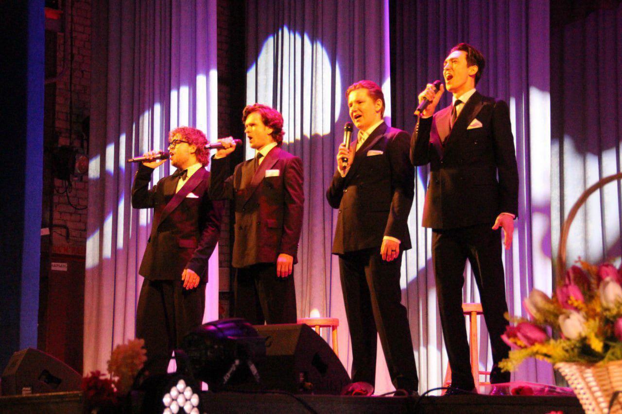 Вокальный коллектив «Квартет ПРО» в честь Международного женского дня выступил с концертной программой «Признание в любви» в Областном центре искусств и народного творчества Вокальный коллектив «Квартет ПРО» в честь Международного женского дня выступил с концертной программой «Признание в любви» в Областном центре искусств и народного творчества