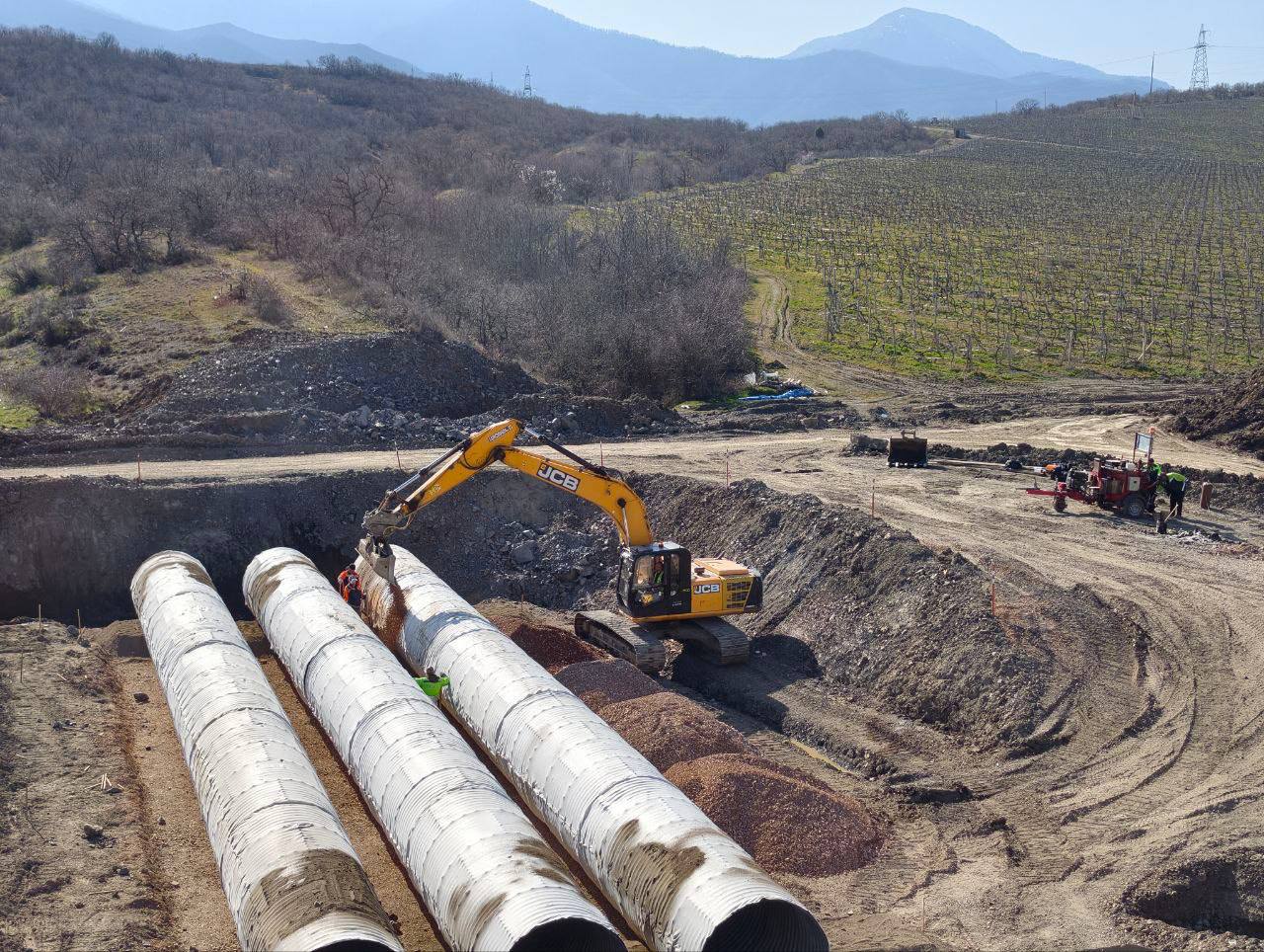 Четырехполосная дорога в обход Алушты готова на 80% Четырехполосная дорога в обход Алушты готова на 80%