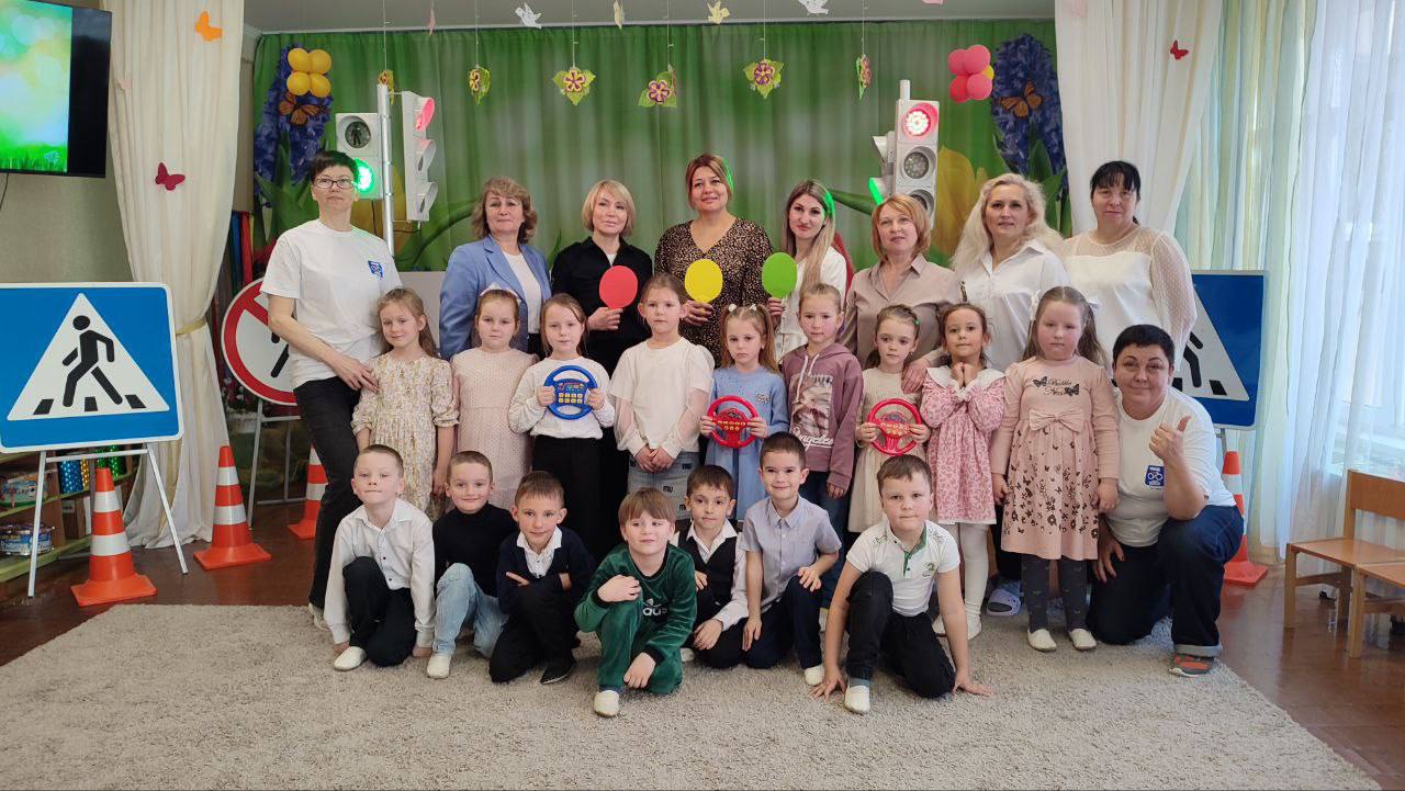 Безопасность на дорогах: Госавтоинспекция и «Лаборатория безопасности» в детских садах Мелитополя Безопасность на дорогах: Госавтоинспекция и «Лаборатория безопасности» в детских садах Мелитополя