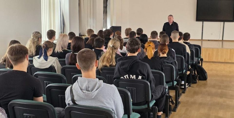 В Мелитополе прошла профилактическая акция «Безопасный путь» В Мелитополе прошла профилактическая акция «Безопасный путь»