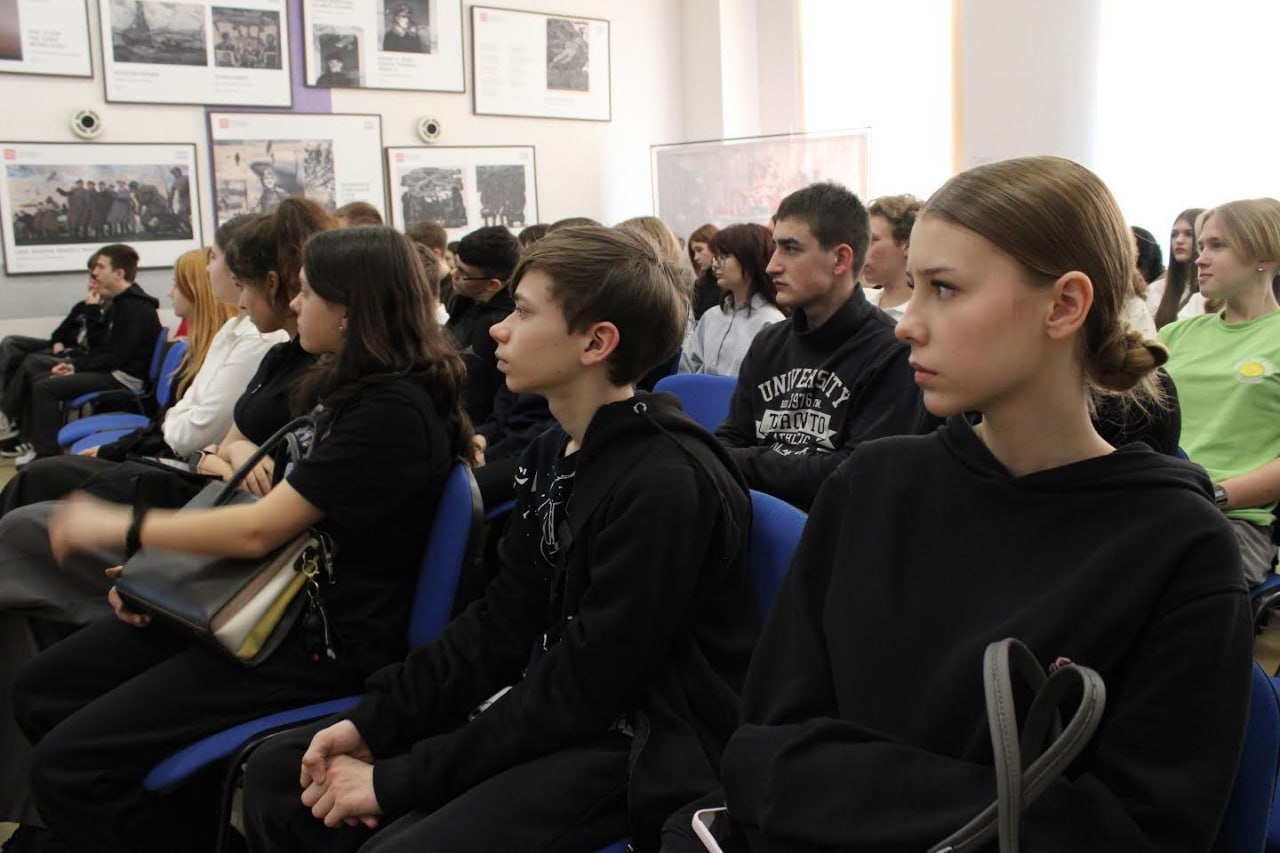 В Мелитополе прошла профилактическая акция «Безопасный путь» В Мелитополе прошла профилактическая акция «Безопасный путь»