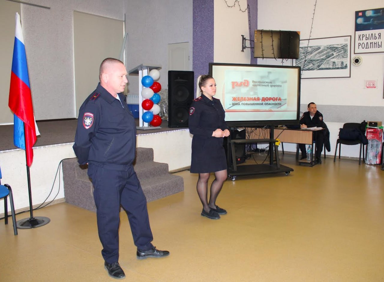 В Мелитополе прошла профилактическая акция «Безопасный путь» В Мелитополе прошла профилактическая акция «Безопасный путь»