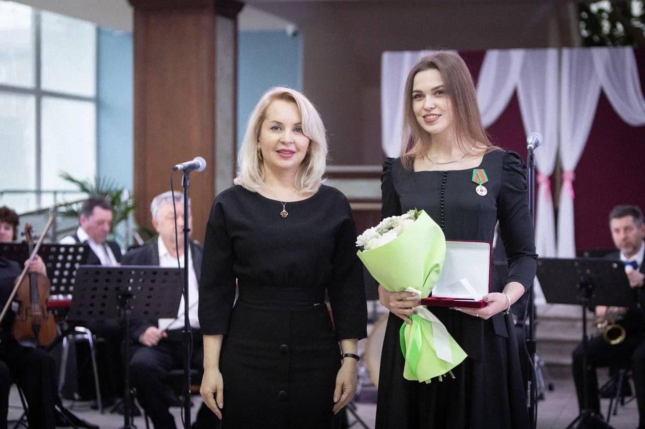 В Запорожской области отметили лучших работников культуры В Запорожской области отметили лучших работников культуры