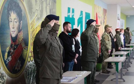 Более 250 учеников профильных кадетских классов Росгвардии получили награды за отличную учебу в Мелитопольской школе №15 имени графа Комаровского