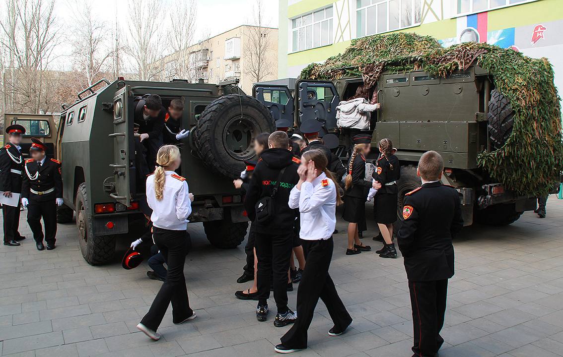 Более 250 учеников профильных кадетских классов Росгвардии получили награды за отличную учебу в Мелитопольской школе №15 имени графа Комаровского Более 250 учеников профильных кадетских классов Росгвардии получили награды за отличную учебу в Мелитопольской школе №15 имени графа Комаровского