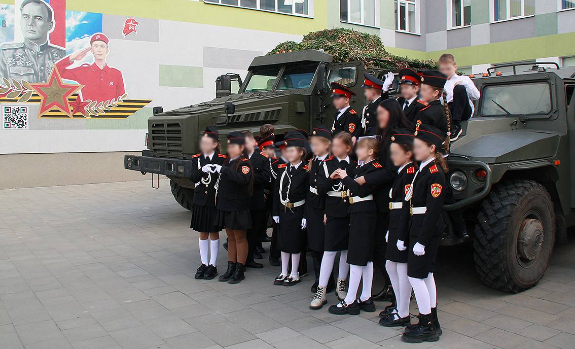 Более 250 учеников кадетских классов Росгвардии получили награды в Мелитопольской школе №15 имени графа Комаровского Более 250 учеников кадетских классов Росгвардии получили награды в Мелитопольской школе №15 имени графа Комаровского