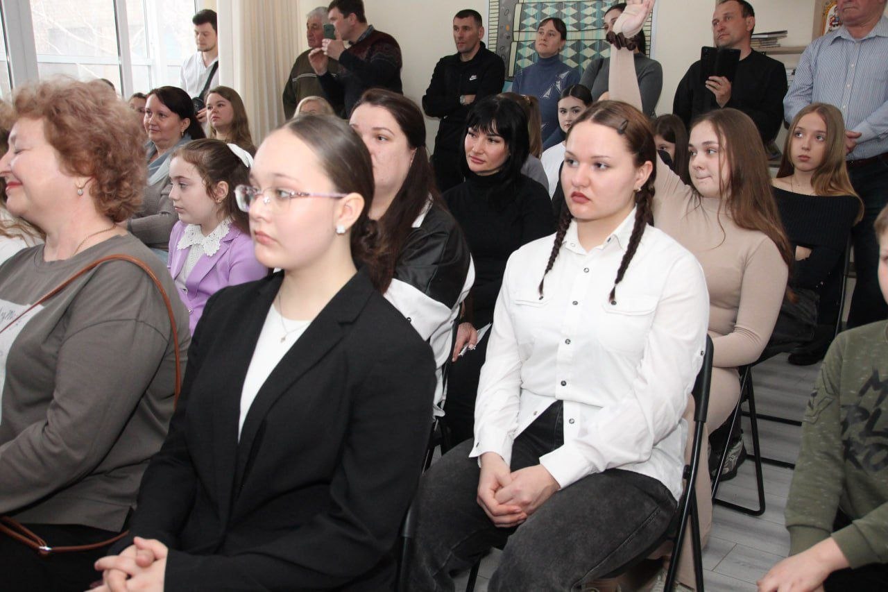 В Мелитополе наградили победителей Межрегионального литературно-художественного конкурса из Запорожской области В Мелитополе наградили победителей Межрегионального литературно-художественного конкурса из Запорожской области