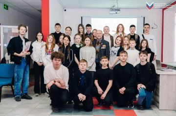 В Мелитопольской школе №8 прошло региональное мероприятие Всероссийского проекта «Диалоги с Героями»