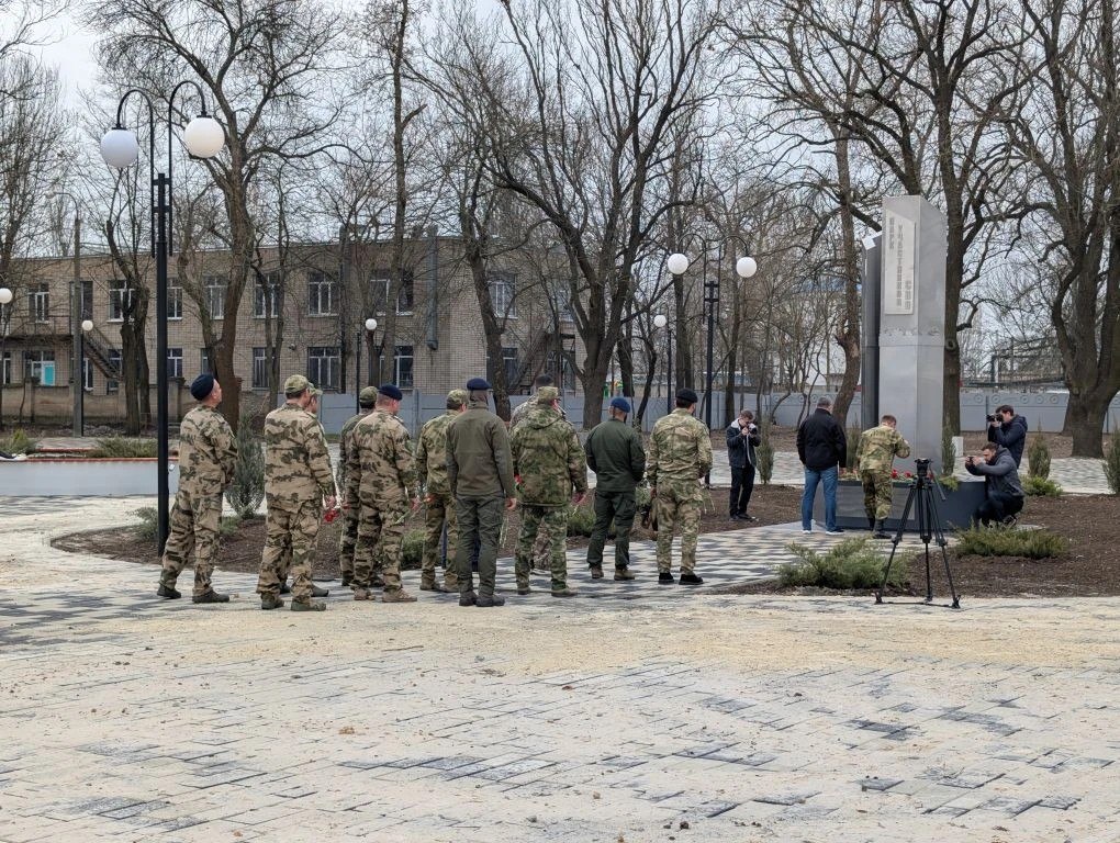 В Мелитополе команда запорожского филиала фонда «Защитники Отечества» приняла участие в праздновании 10-летия Федеральной службы войск Национальной гвардии РФ. Росгвардейцы провели в честь юбилея автопробег по улицам города... В Мелитополе команда запорожского филиала фонда «Защитники Отечества» приняла участие в праздновании 10-летия Федеральной службы войск Национальной гвардии РФ. Росгвардейцы провели в честь юбилея автопробег по улицам города...