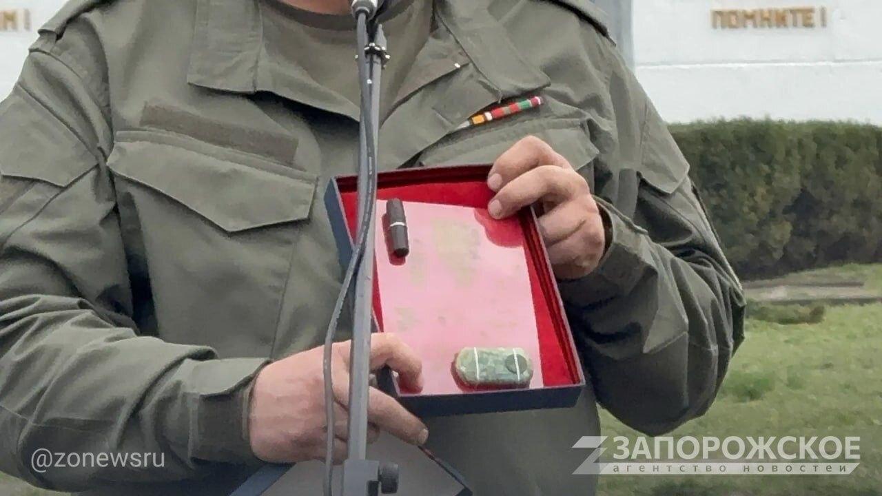 В Мелитополе прошла торжественная передача останков красноармейца из Ставропольского края В Мелитополе прошла торжественная передача останков красноармейца из Ставропольского края