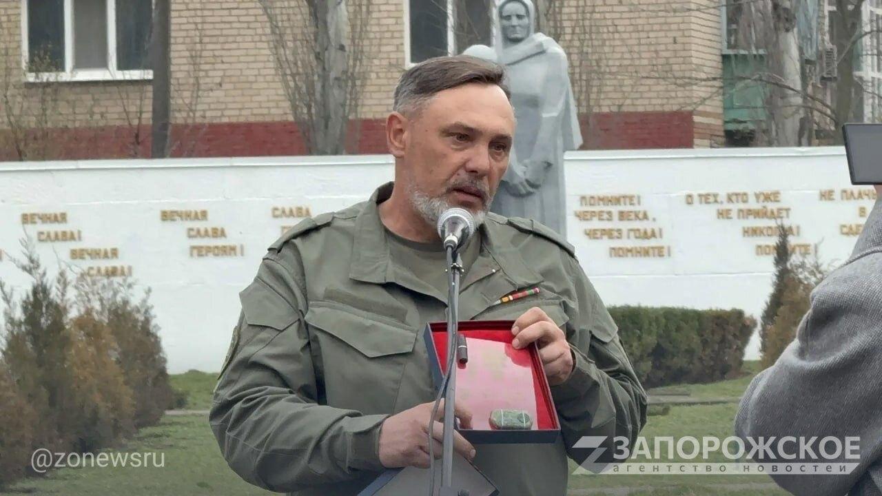 В Мелитополе прошла торжественная передача останков красноармейца из Ставропольского края В Мелитополе прошла торжественная передача останков красноармейца из Ставропольского края