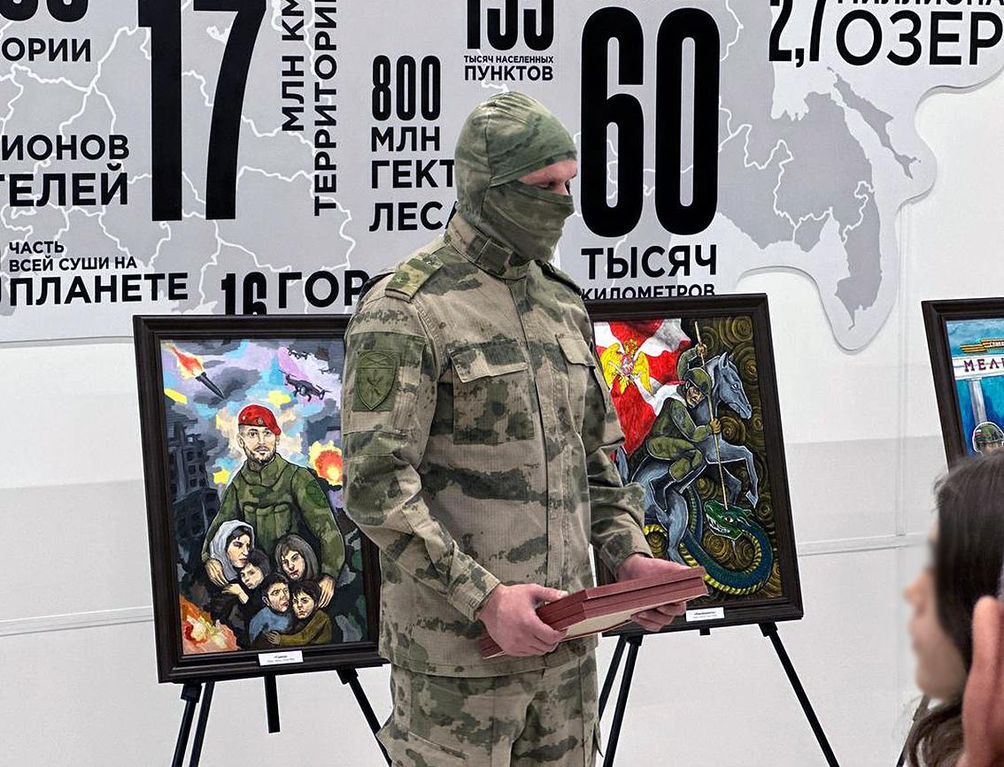 В историческом парке «Россия – моя история» города Мелитополя состоялось торжественное открытие мультимедийной экспозиции под названием «Росгвардия: история и современность», приуроченное к десятилетнему юбилею Росгвардии и... В историческом парке «Россия – моя история» города Мелитополя состоялось торжественное открытие мультимедийной экспозиции под названием «Росгвардия: история и современность», приуроченное к десятилетнему юбилею Росгвардии и...