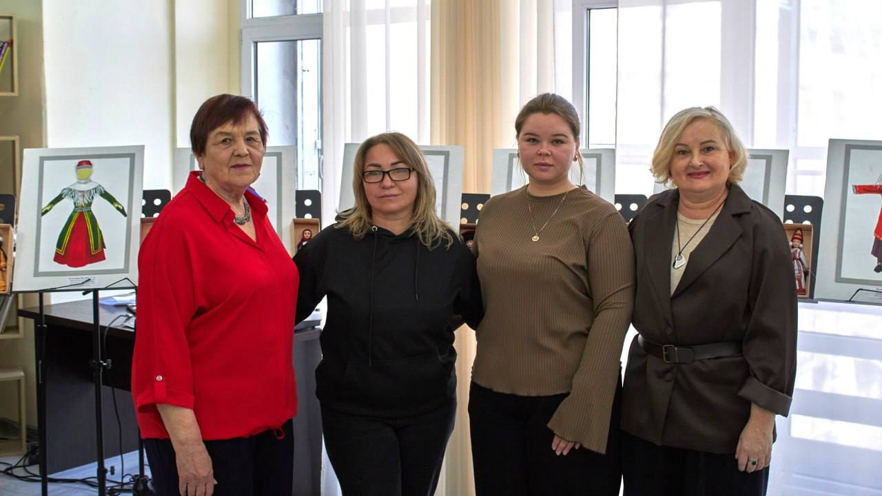 В Мелитополе прошел первый этап проекта «Хоровод народных кукол» В Мелитополе прошел первый этап проекта «Хоровод народных кукол»