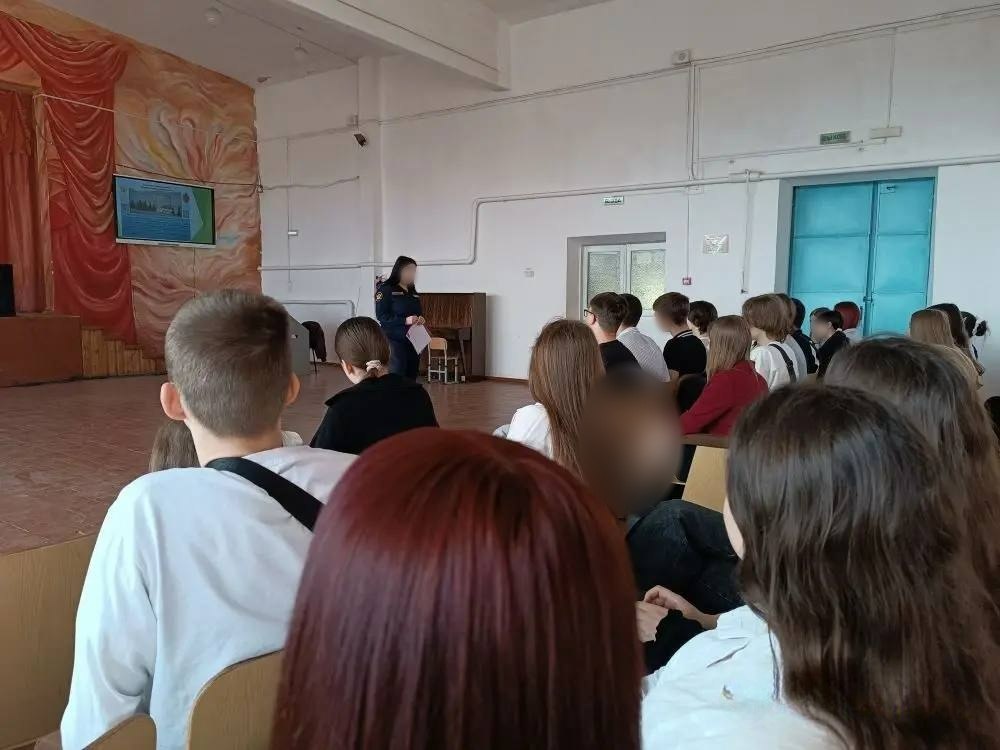 Сотрудники УИИ провели профориентационные встречи со старшеклассниками Мелитополя и Розовки Сотрудники УИИ провели профориентационные встречи со старшеклассниками Мелитополя и Розовки