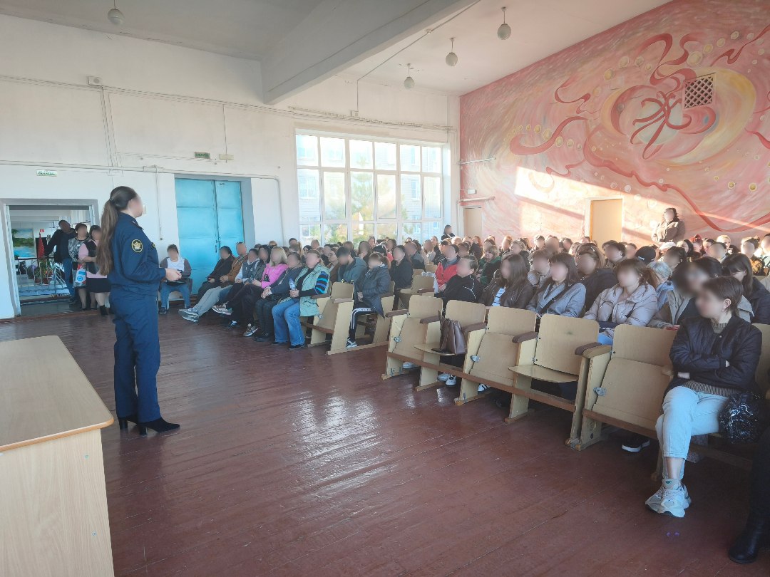 Сотрудники Весёловского филиала УИИ провели для осуждённых профилактическую беседу Сотрудники Весёловского филиала УИИ провели для осуждённых профилактическую беседу