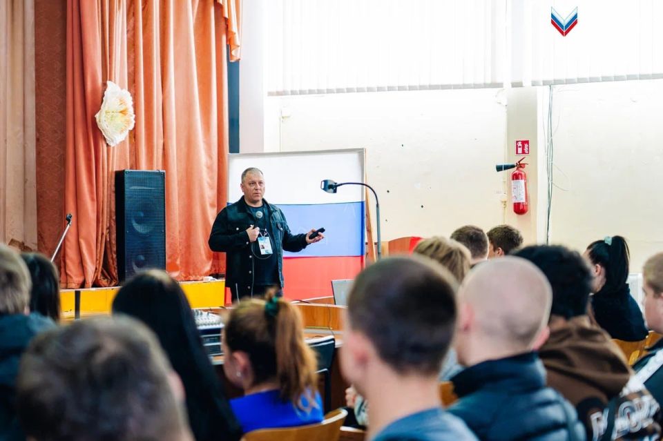 «Чистое поколение 2026»: для студентов провели лекцию о вреде зависимостей «Чистое поколение 2026»: для студентов провели лекцию о вреде зависимостей