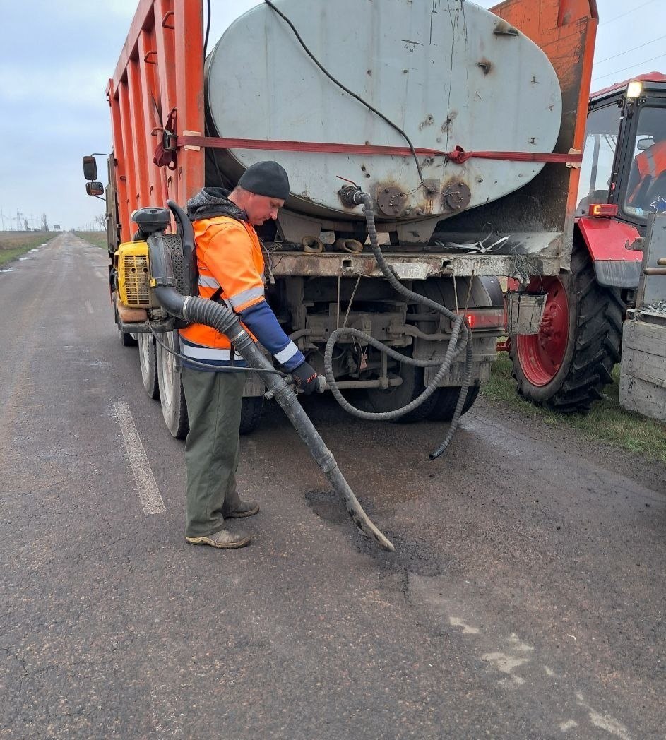 ГУП «УАЗО» продолжает работы по приведению автомобильных дорог Запорожской области в нормативное состояние ГУП «УАЗО» продолжает работы по приведению автомобильных дорог Запорожской области в нормативное состояние