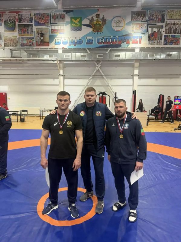 Спортсмены Запорожской области достойно выступили на Чемпионате ЮФО по вольной борьбе, который проходил с 3 по 6 апреля в Славянске-на-Кубани Спортсмены Запорожской области достойно выступили на Чемпионате ЮФО по вольной борьбе, который проходил с 3 по 6 апреля в Славянске-на-Кубани