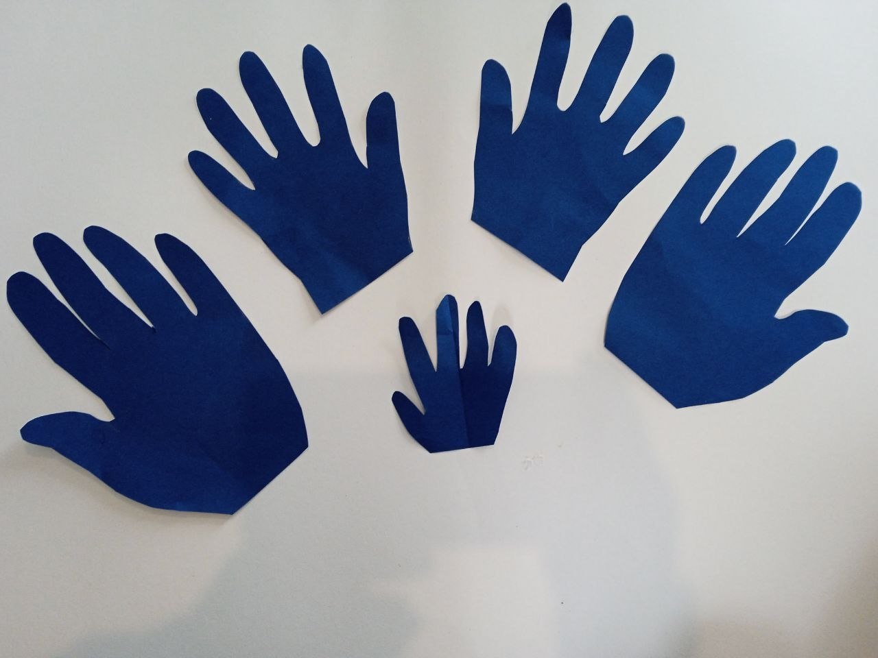 «Зажги синим». С целью повышения осведомлённости об аутизме и его многообразии, разрушения мифов, связанных с расстройствами аутистического спектра (РАС), а также выражения поддержки семьям, воспитывающим особенных детей... «Зажги синим». С целью повышения осведомлённости об аутизме и его многообразии, разрушения мифов, связанных с расстройствами аутистического спектра (РАС), а также выражения поддержки семьям, воспитывающим особенных детей...