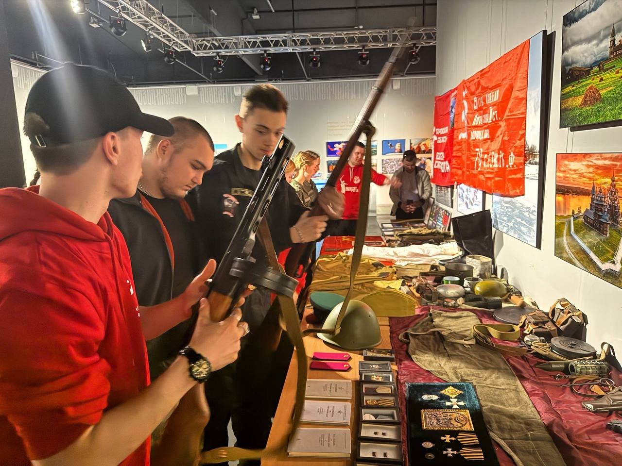 В Мелитополе организована выставка о быте солдата Великой Отечественной войне В Мелитополе организована выставка о быте солдата Великой Отечественной войне