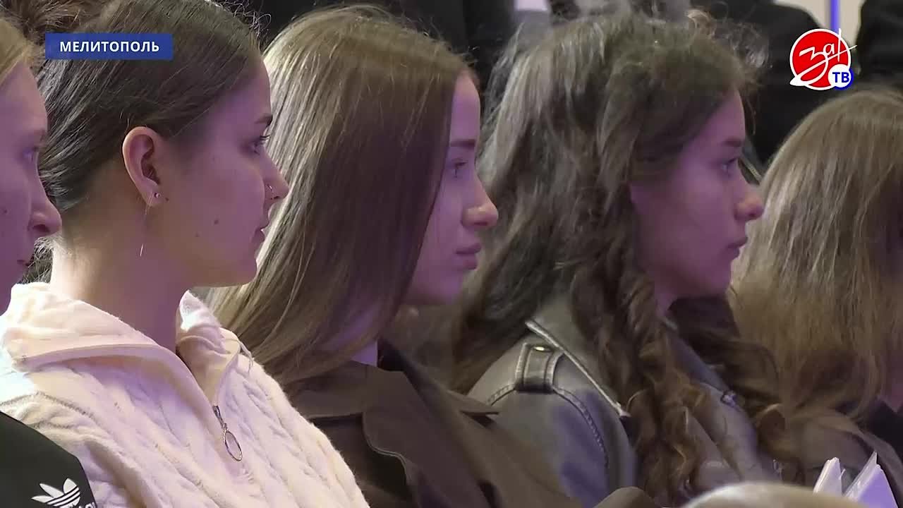 Студенты и школьники Мелитополя посмотрели документальные киноленты «Алсиб. Хроники воздушной трассы» и «Цитадель»