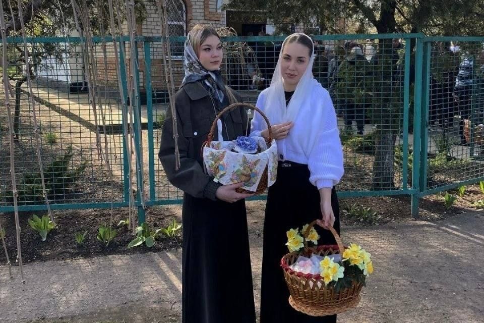 Светлое воскресенье: «Юг Молодой» встретил Пасху в храмах города Светлое воскресенье: «Юг Молодой» встретил Пасху в храмах города