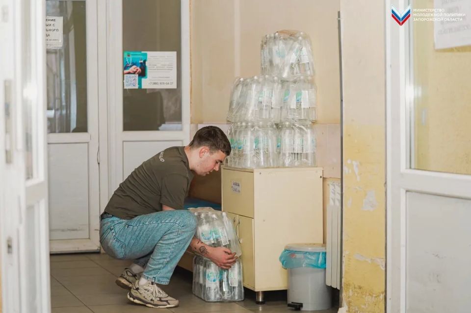 Молодёжь Запорожской области продолжает оказывать помощь тем, кто в этом особенно нуждается Молодёжь Запорожской области продолжает оказывать помощь тем, кто в этом особенно нуждается