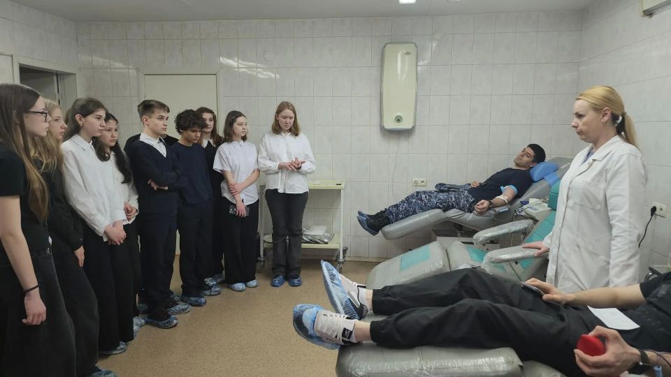 Сергей Золотарёв: Школьникам гимназии № 1 Люберец определили группу крови Сергей Золотарёв: Школьникам гимназии № 1 Люберец определили группу крови