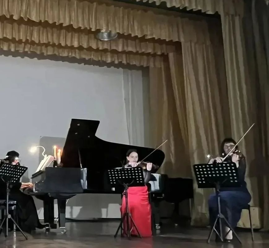 КОНЦЕРТ ПРИ СВЕЧАХ. Прошел в Детской школе искусств КОНЦЕРТ ПРИ СВЕЧАХ. Прошел в Детской школе искусств