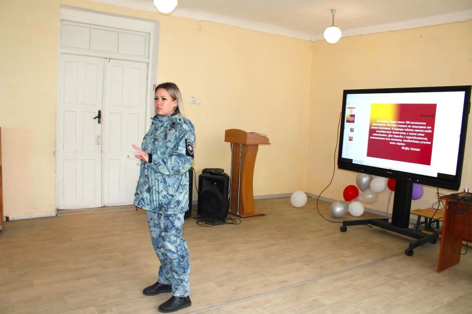 Транспортная полиция Запорожья провела открытый урок для старшеклассников о пагубном влиянии наркотических средств Транспортная полиция Запорожья провела открытый урок для старшеклассников о пагубном влиянии наркотических средств