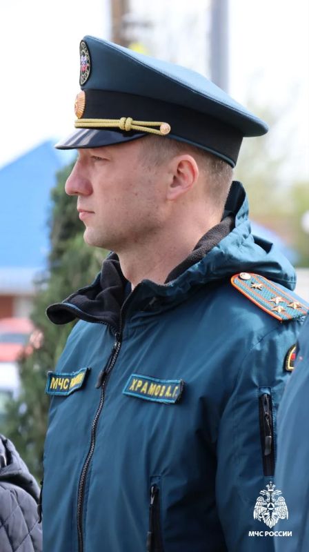 Сотрудники МЧС России в Мелитополе почтили память героев Чернобыля Сотрудники МЧС России в Мелитополе почтили память героев Чернобыля