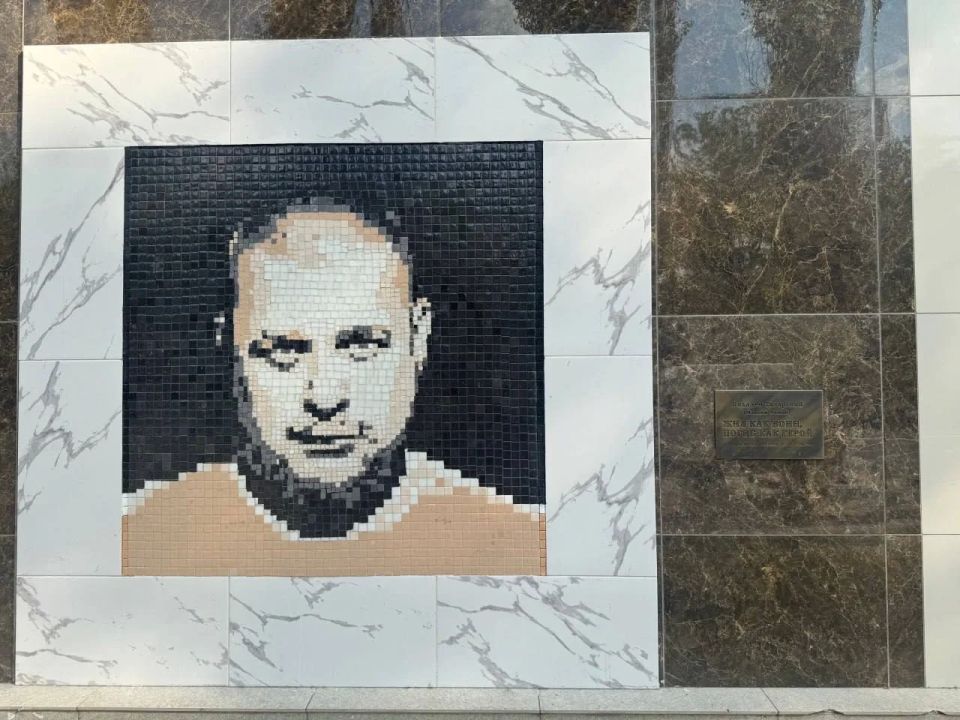 Александр Малькевич: Сегодня, 25 апреля, могло бы исполниться 44 года Владлену Татарскому (настоящее имя – Максим Юрьевич Фомин) Александр Малькевич: Сегодня, 25 апреля, могло бы исполниться 44 года Владлену Татарскому (настоящее имя – Максим Юрьевич Фомин)