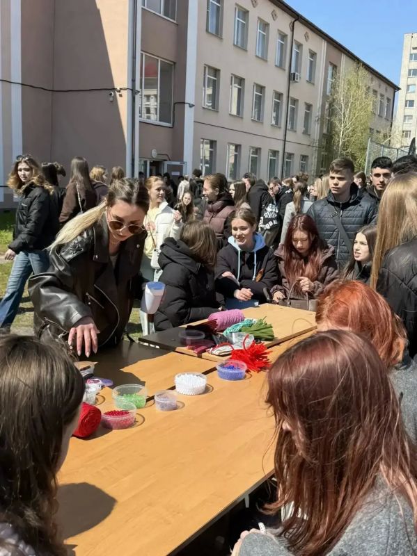 ЗАГС в движении: каллиграфия и хип-хоп в одном месте ЗАГС в движении: каллиграфия и хип-хоп в одном месте