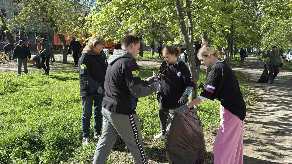Чистота начинается с нас: Мелитополь на Всероссийском субботнике Чистота начинается с нас: Мелитополь на Всероссийском субботнике