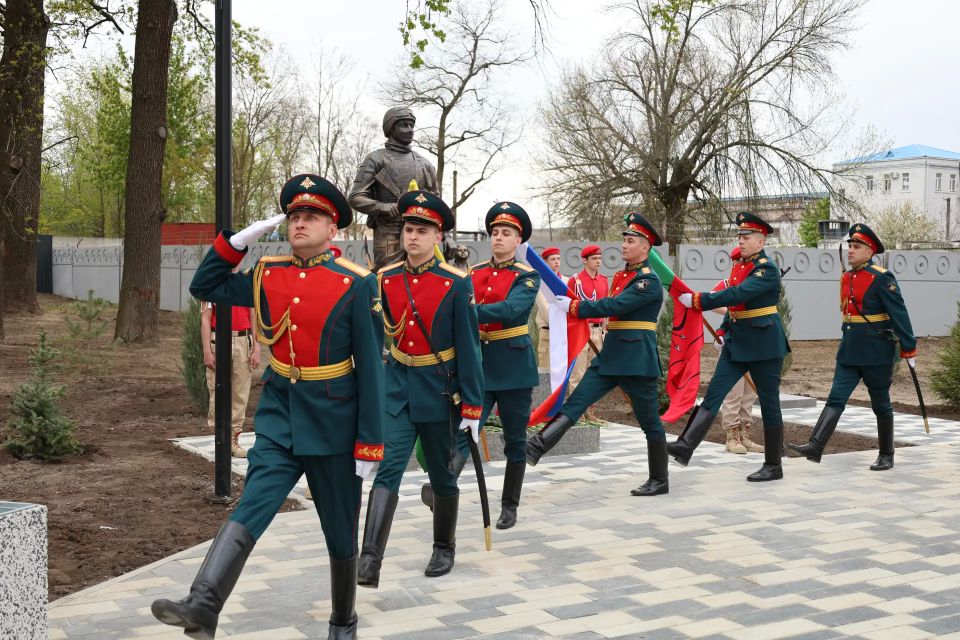 В Запорожской области открыли памятник героям СВО, солдатам-освободителям «Во имя жизни» В Запорожской области открыли памятник героям СВО, солдатам-освободителям «Во имя жизни»