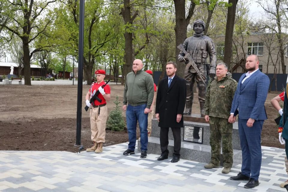 В Запорожской области появился памятник героям СВО В Запорожской области появился памятник героям СВО