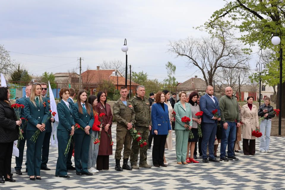 В Запорожской области открыли памятник героям СВО, солдатам-освободителям «Во имя жизни» В Запорожской области открыли памятник героям СВО, солдатам-освободителям «Во имя жизни»