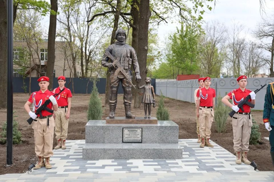 В Запорожской области появился памятник героям СВО В Запорожской области появился памятник героям СВО