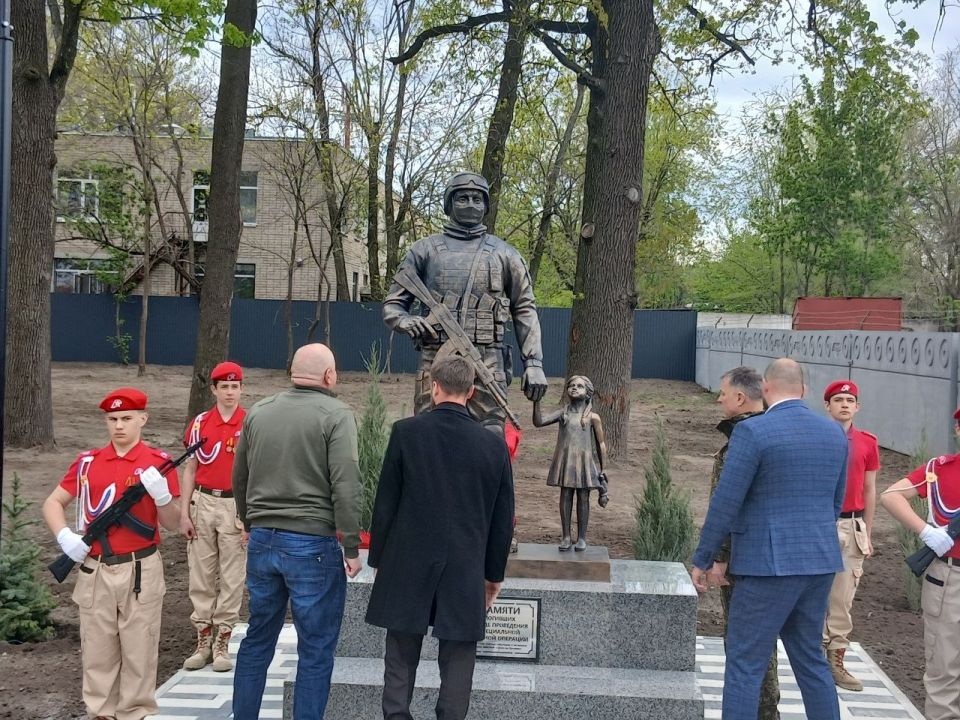 В Мелитополе открылся первый в Запорожской области памятник павшим героям СВО – «Во имя жизни» В Мелитополе открылся первый в Запорожской области памятник павшим героям СВО – «Во имя жизни»